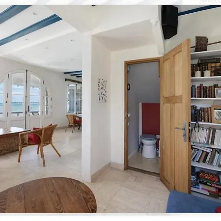 Les Ondes Villa *